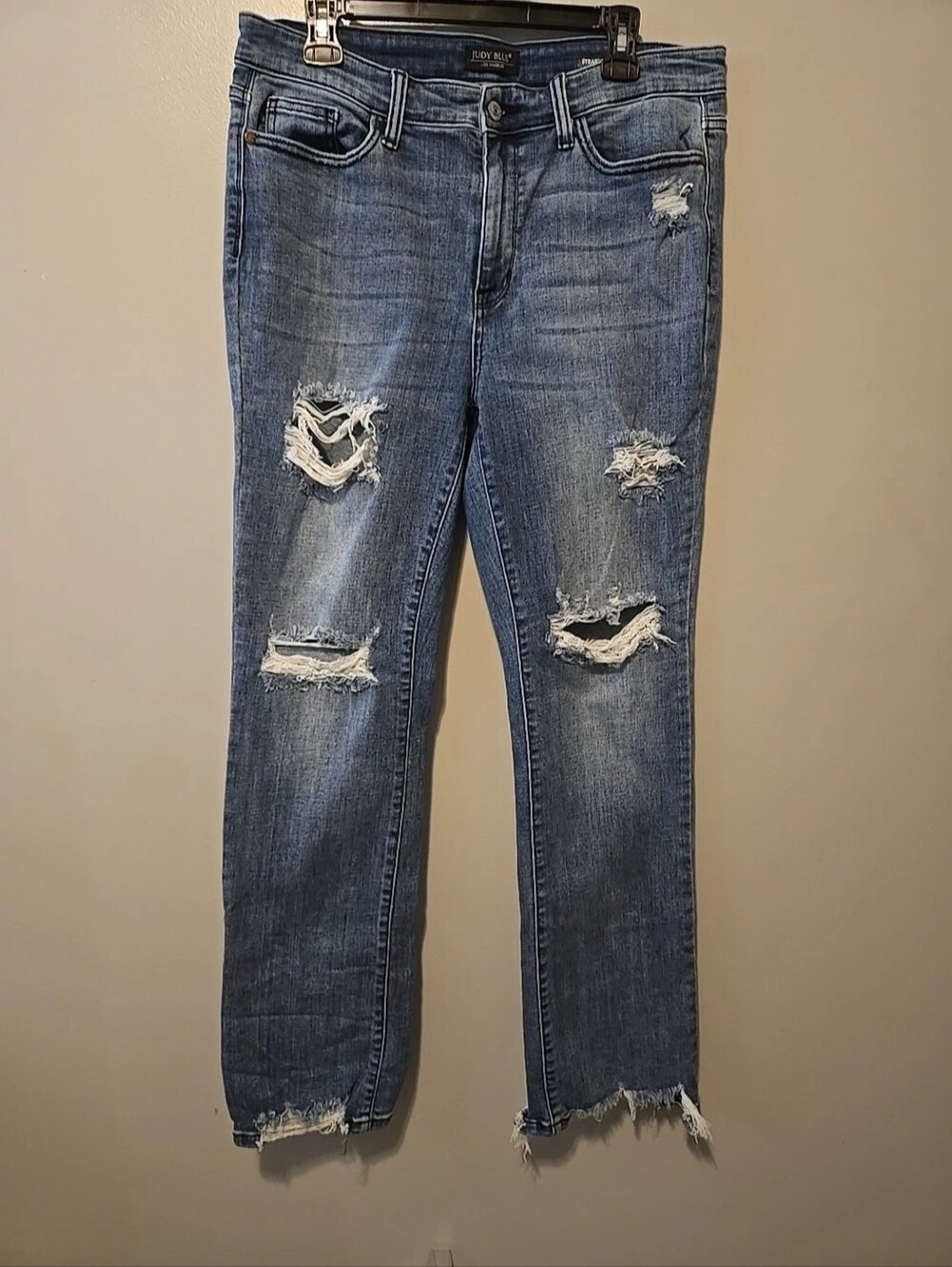 Judy Blue Jeans Womens Distressed Denim Straight Sz. 15/32
